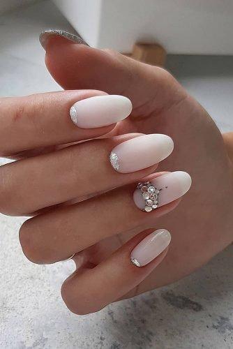 bridal nails trends matte light pink glitter silver dusty rhinestones sveta_liber_nail