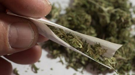 EXTRA: Marijuana seller invites police to arrest customers over fake naira notes