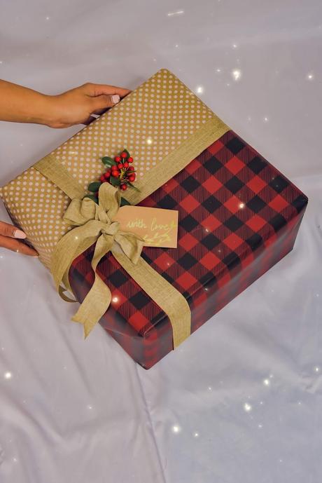 holiday gift wrapping ideas, unique gift wrapping, gift guide, influencer guide to gift wrapping, myriad musings, saumya shiohare