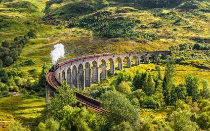 Glenfinnan Railway Viaduct in Scotland Self-drive