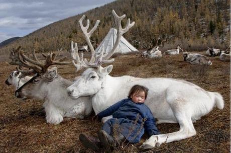 A Photographer took some seriously Amazing Photos of a lost Mongolian Tribe