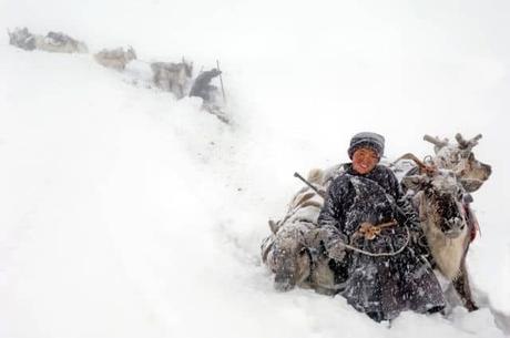 A Photographer took some seriously Amazing Photos of a lost Mongolian Tribe