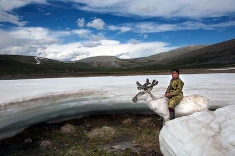 A Photographer took some seriously Amazing Photos of a lost Mongolian Tribe