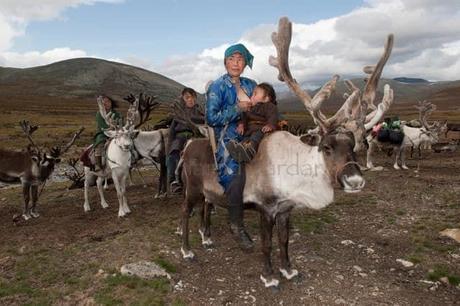 A Photographer took some seriously Amazing Photos of a lost Mongolian Tribe