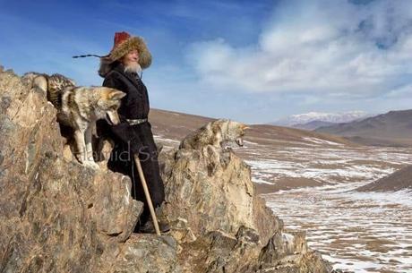 A Photographer took some seriously Amazing Photos of a lost Mongolian Tribe