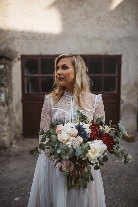 romantic-wedding-slovenia-rustic-natural-elements_07x