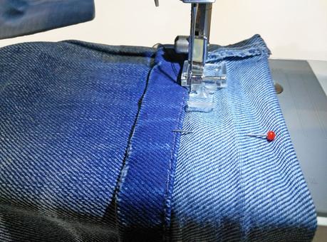 How to Hem Jeans in 5 Steps Without Losing the Original Hem