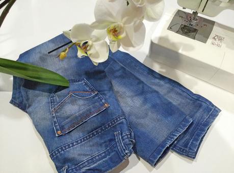 How to Hem Jeans in 5 Steps Without Losing the Original Hem