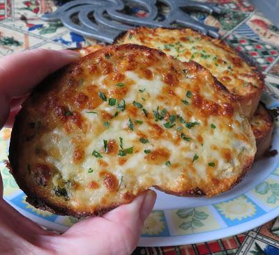 Small Batch Garlic Cheese Bread