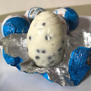 Hershey's Cookies 'N' Creme Eggs Review