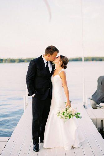romantic photos wedding day bride and groom on the lake elisabettalilly via instagram