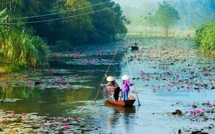 Yen-stream-on-the-way-to-Huong-pagoda-in-autumn,-Hanoi,-Vietnam.-Vietnam-landscapes-Asia