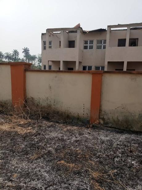 PHOTONEWS: Fire Razes Fed Poly Ede female hostel