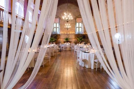 Candlelit autumn wedding decor