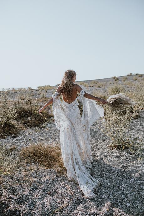 bohemian-style-wedding-lefkada-abundance-earthy-colors-and-textures_02