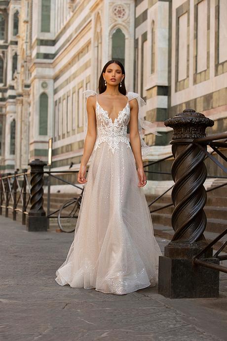 sophisticated-boho-chic-berta-wedding-gowns-muse-berta-fw-2020_12