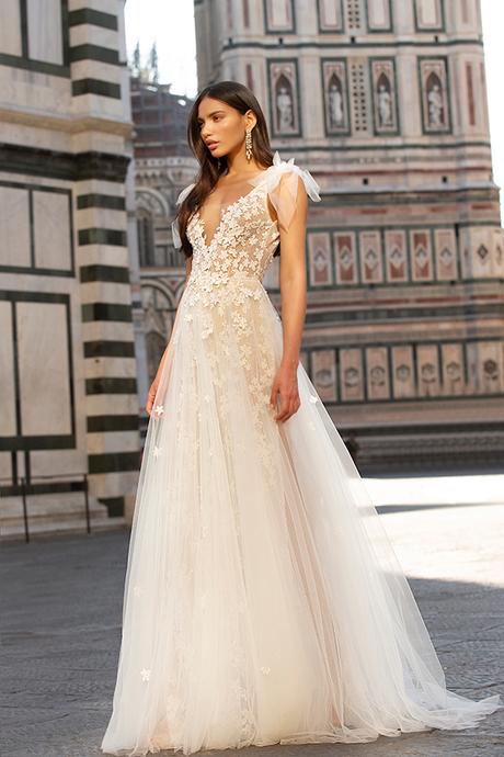 sophisticated-boho-chic-berta-wedding-gowns-muse-berta-fw-2020_20