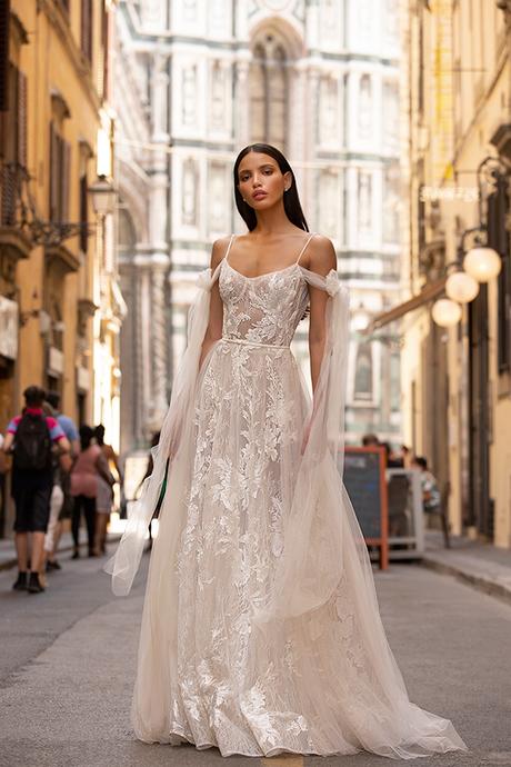 sophisticated-boho-chic-berta-wedding-gowns-muse-berta-fw-2020_06