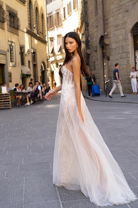 sophisticated-boho-chic-berta-wedding-gowns-muse-berta-fw-2020_15