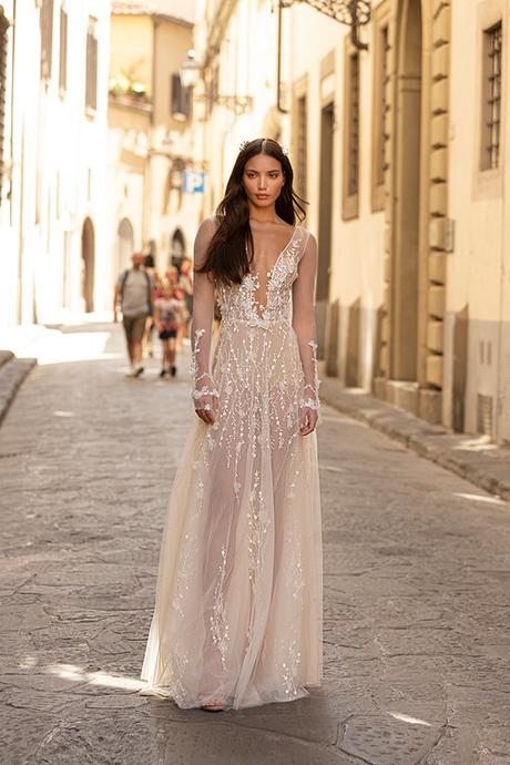 sophisticated-boho-chic-berta-wedding-gowns-muse-berta-fw-2020_16