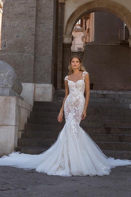 glamorous-wedding-dresses-breathtaking-bridal-look-berta-2020-collection_30