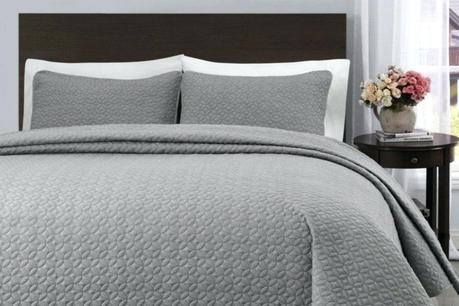 light gray bedspread quilt bedding full queen size coverlet set