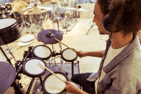 Electronic Drum Kits and The Benefits Of Learning Them