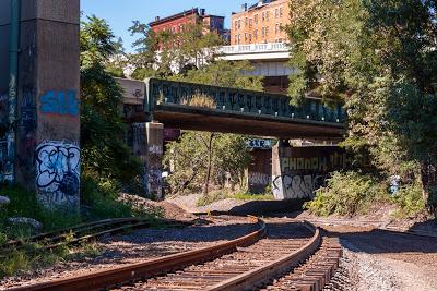 Conjunctions: transportation and graffiti [Jersey City]
