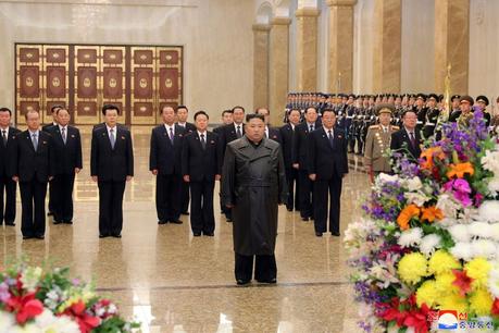 North Korea's Kim jong Un visits his father's mausoleum, pays tribute: KCNA