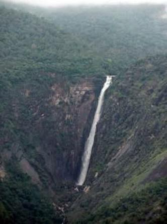 Sadni / Sadnighagh Falls, Gumla, Land of Diamonds – How To reach, Best Time To Visit, Photos