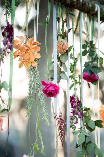 2019 wedding trends suspended roses and autumn flowers leah dorr photography