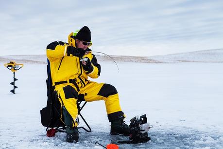 How to Choose the Best Ice Fishing Fish Finder