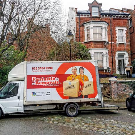 Lifestyle|| Moving – Why I recommend booking a removals service
