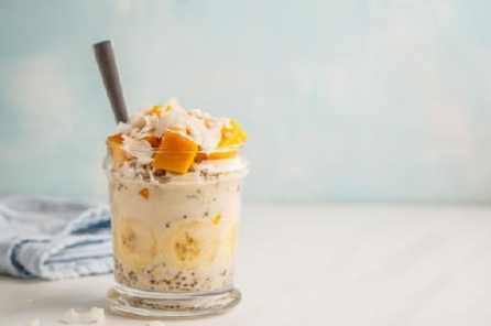 CHIA SEEDS PUDDING WITH FRUITS