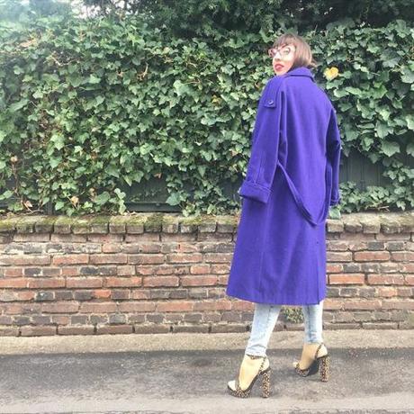 Walking in to the new year with confidence in your kick ass heels. .
.
.
#socksandheels #bluecoat #winter #winterblues #vintage #style #fashion #paris https://ift.tt/306Bh1z