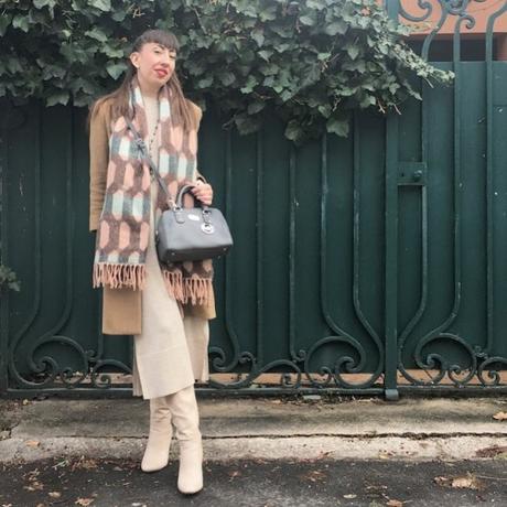 Outfit Of The Day.
.
.
.
#outfit #outfitoftheday #ootd #beige #winter #boots #camelcoat #style #michealkorsbag #vintage #fashion #preloved #sweaterdress #paris https://ift.tt/2QqTKmA