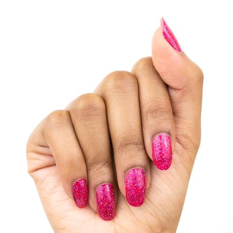 How to Make Glitter Nail Designs