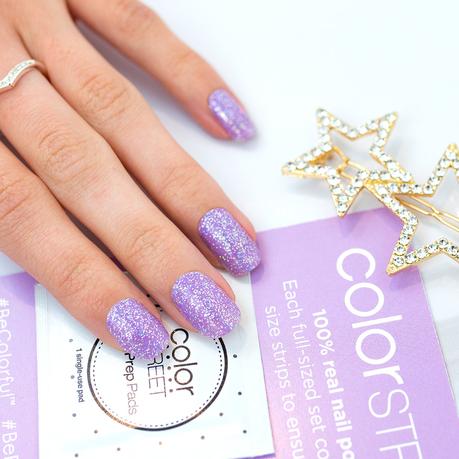 How to Make Glitter Nail Designs