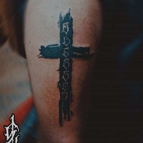 What Are Cross Tattoos?