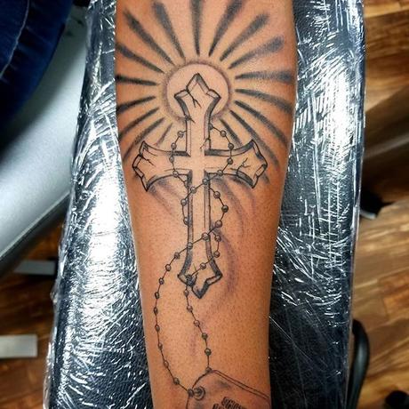 What Are Cross Tattoos?