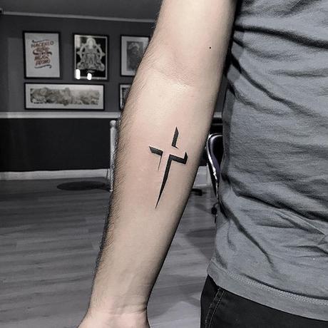 What Are Cross Tattoos?