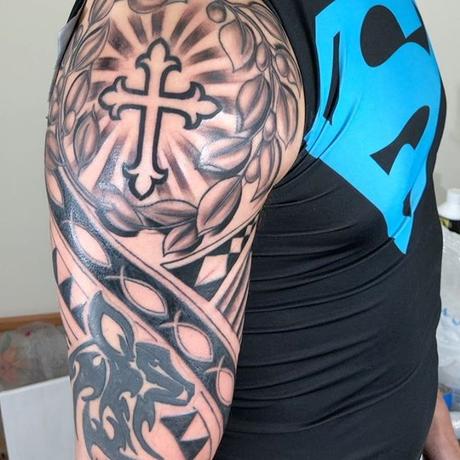 What Are Cross Tattoos?