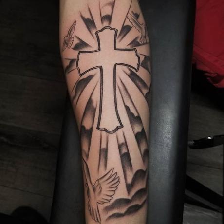 What Are Cross Tattoos?