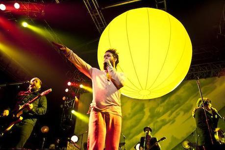 edward sharpe 3 EDWARD SHARPE AND THE MAGNETIC ZEROS SECOND NIGHT AT ROSELAND [PHOTOS]