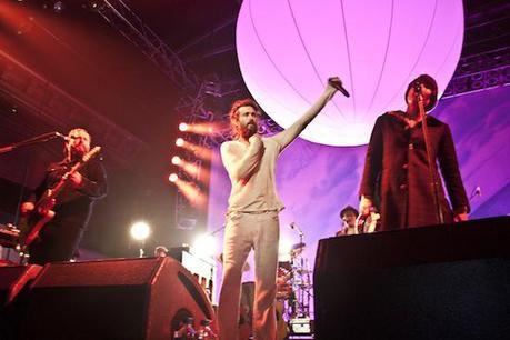 edward sharpe 6 EDWARD SHARPE AND THE MAGNETIC ZEROS SECOND NIGHT AT ROSELAND [PHOTOS]