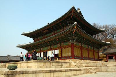 Double Dose of History: Changdeokgung & Huwon