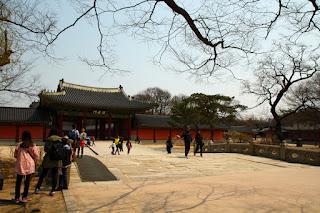 Double Dose of History: Changdeokgung & Huwon