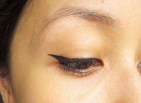 How I Apply Gel Eyeliner – My First Video Tutorial Slash Product Review