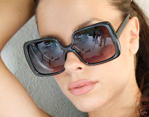Oversized Sunglasses and Incognito Tampax Store Runs