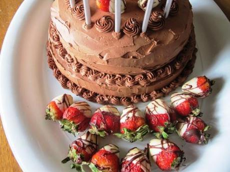 mudcake with chocolate covered strawberries.